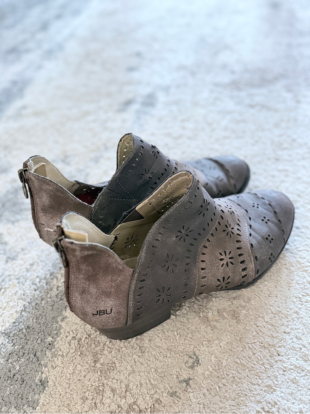JBU by Jambu Women's Gray Distressed Ankle Booties